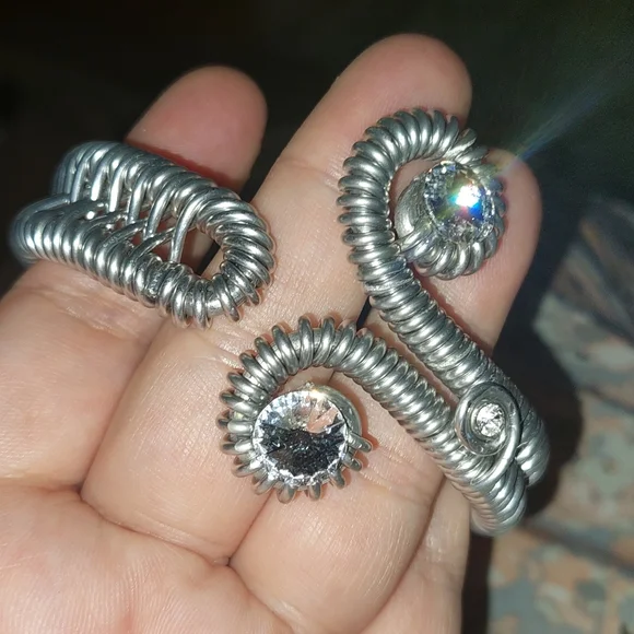 Silvertone Handmade Wire Spiral Statement Bracelet With Crystals. - Picture 6 of 6